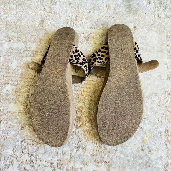 Blowfish Malibu Greco Style Natural Leopard Printed Patent Sandal size 7.5 - Picture 6 of 8